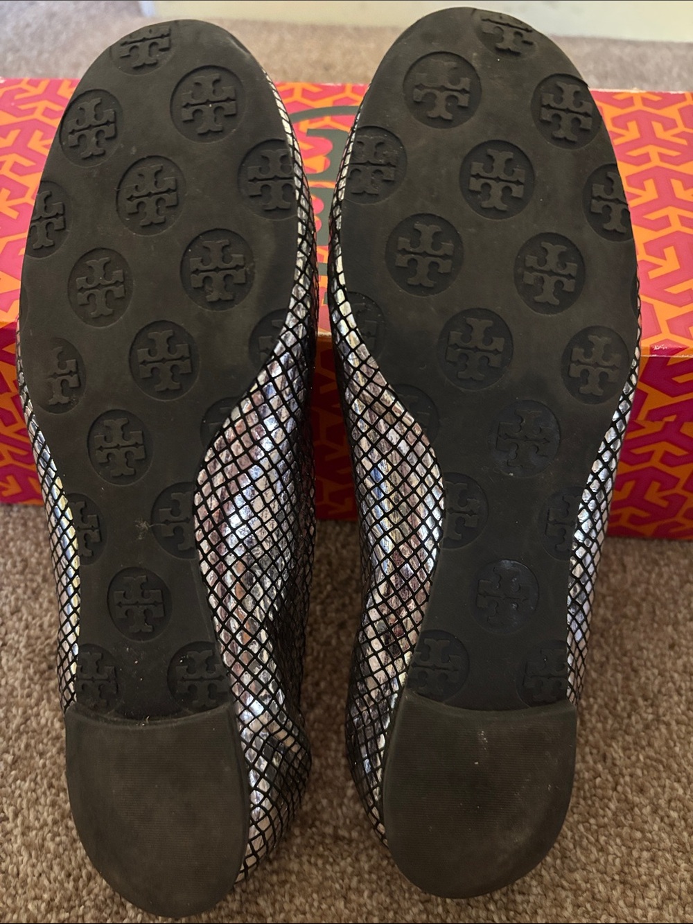 Tory Burch Pewter Reva Mirror Snake Print with Metal Logo - Picture 5 of 7